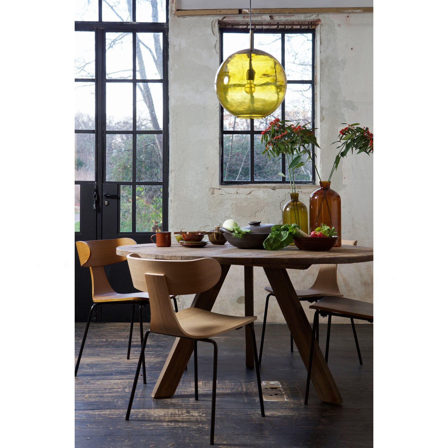 Eetkamerstoel Form met zwarte poot - Bruin - Afbeelding 2