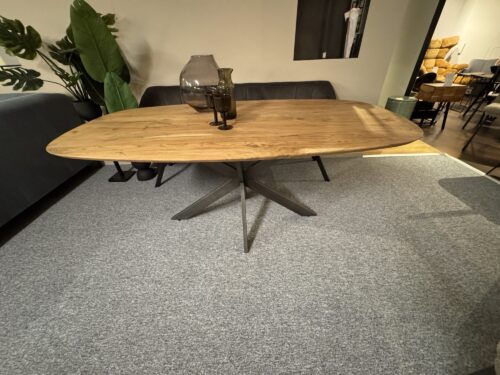 Eettafel Robin 200 x 100 cm met spinpoot (showmodel)
