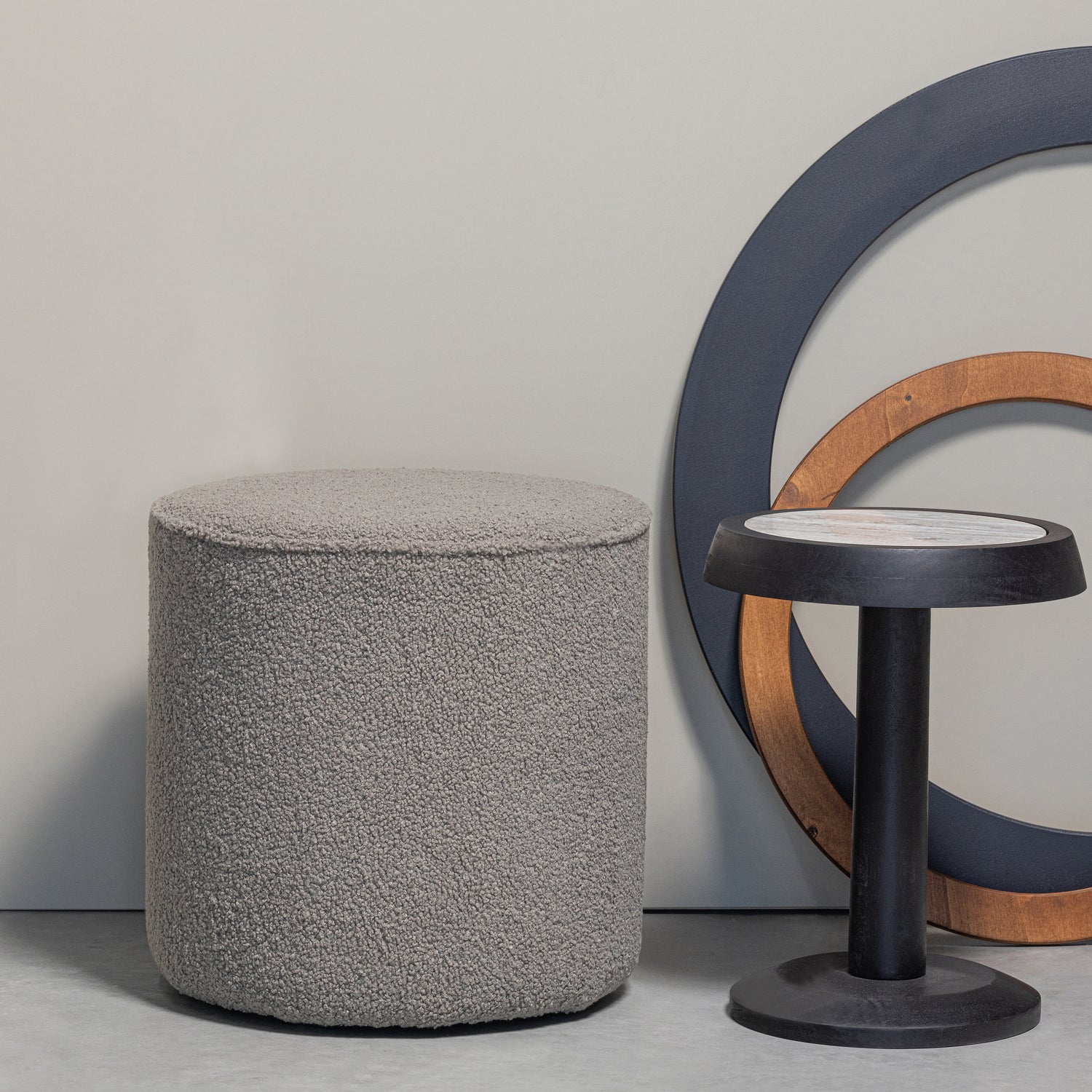 Nanne bijzettafel mango hout zwart met marmer top - Afbeelding 3