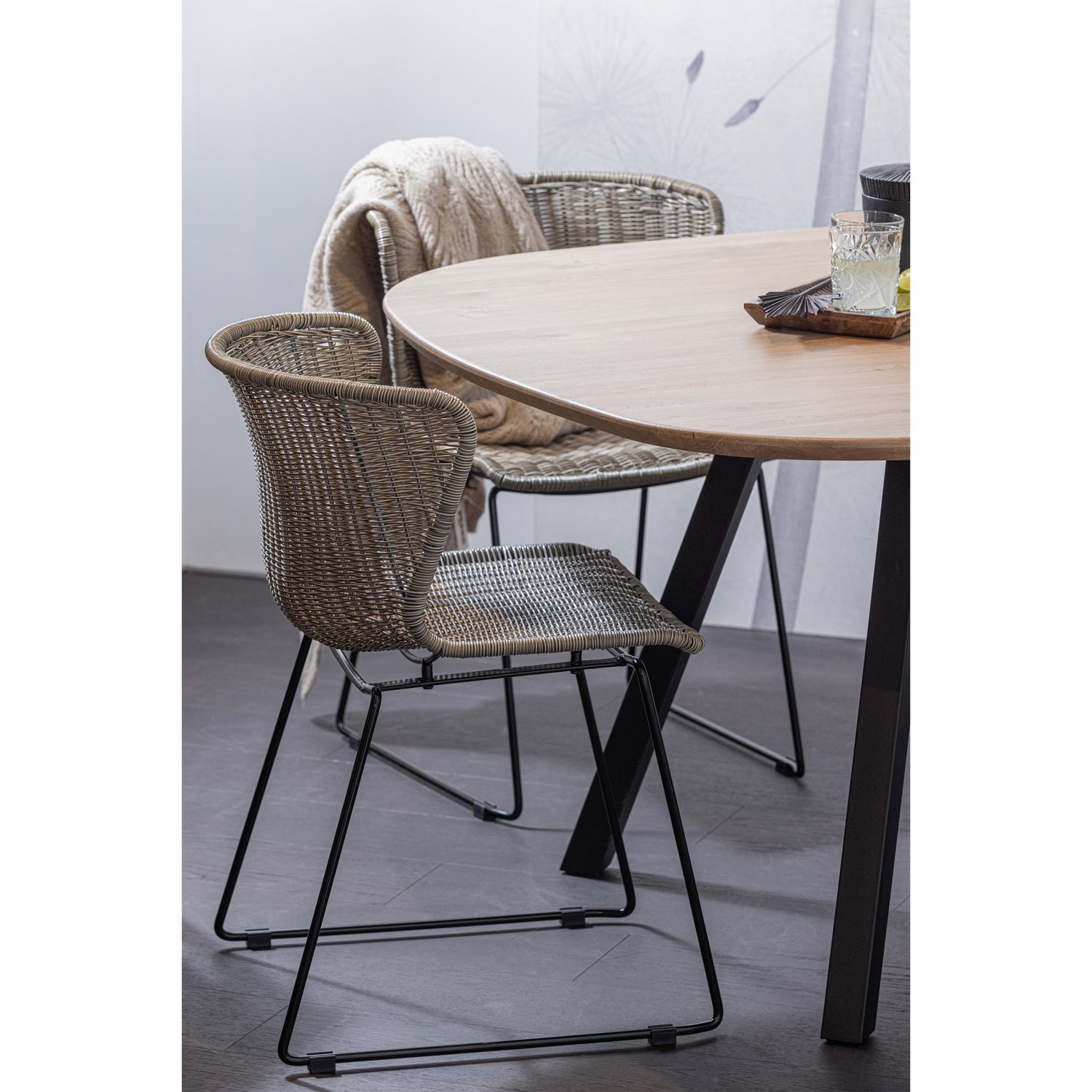 Organische Eettafel Tablo Eikenhout Met 2-stand zwarte poot 130 x 130cm - Afbeelding 2