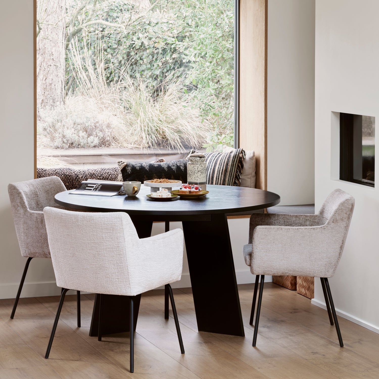 Ronde Eettafel Fries Eiken Ø129 cm - Zwart - Afbeelding 7