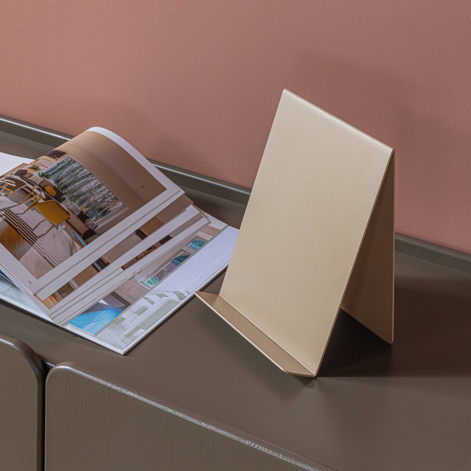 Boekenstandaard Brook Staand - Metaal Zand - Afbeelding 2