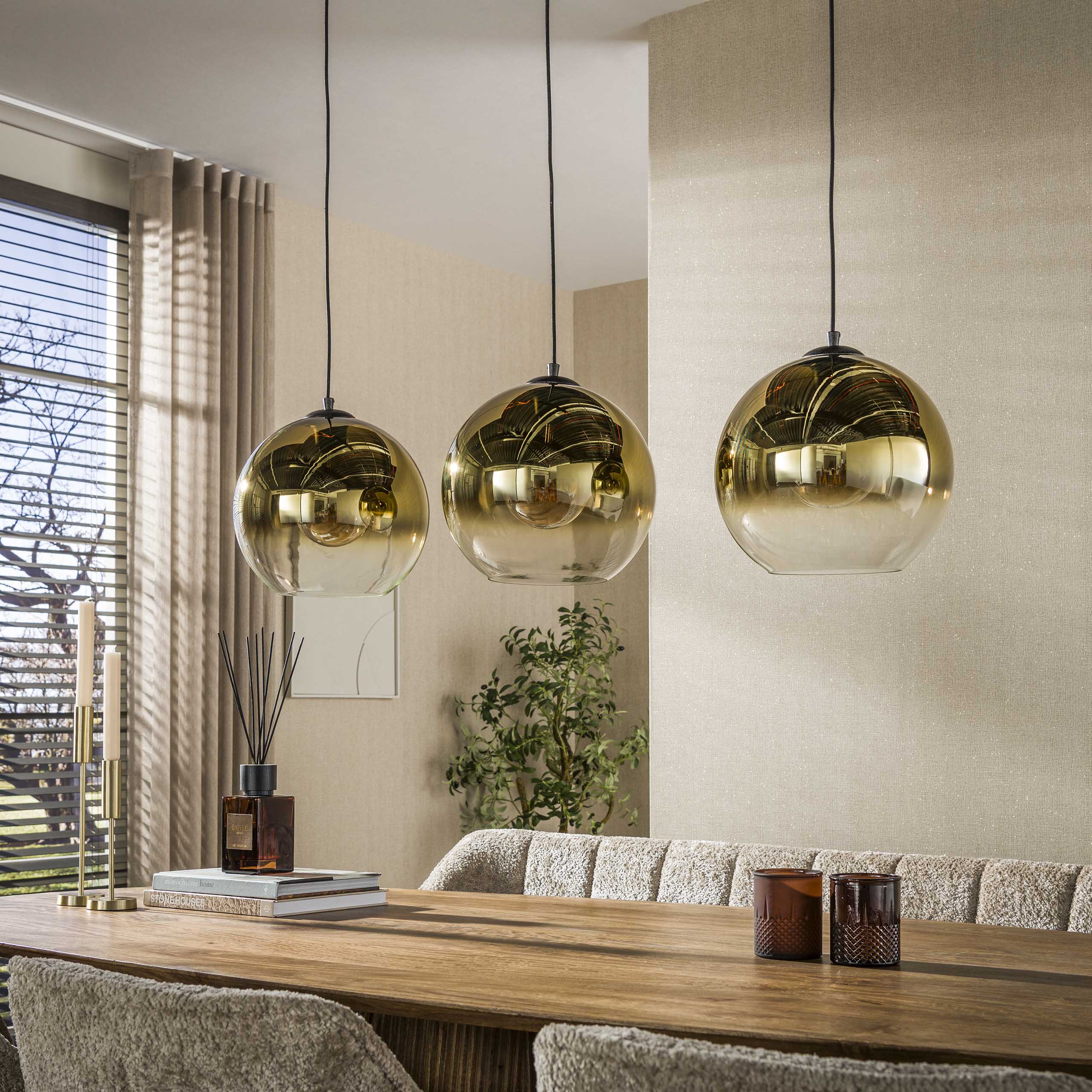 Hanglamp Bubble Shaded Met 3 smoke-glas bollen, kleur Goud - Afbeelding 2