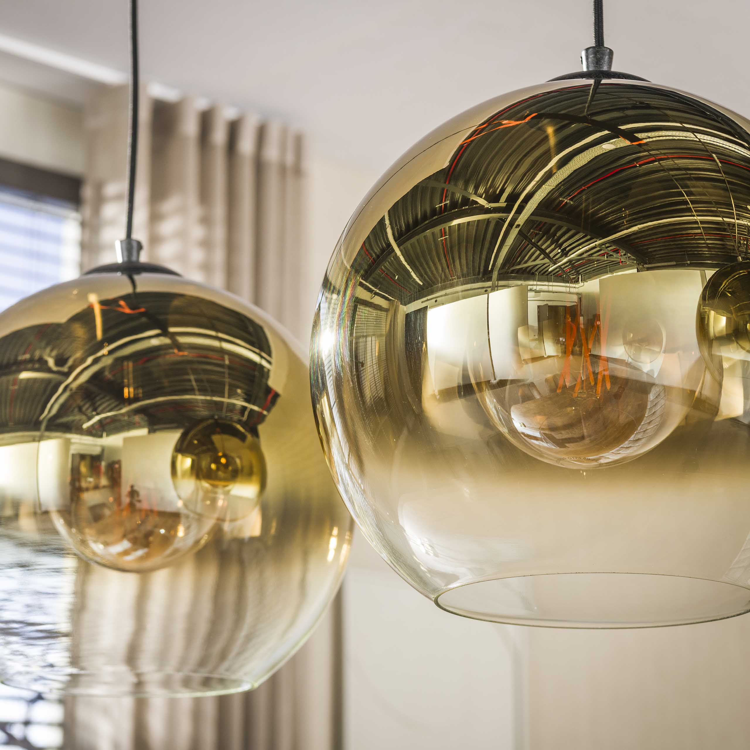Hanglamp Bubble Shaded Met 3 smoke-glas bollen, kleur Goud - Afbeelding 3