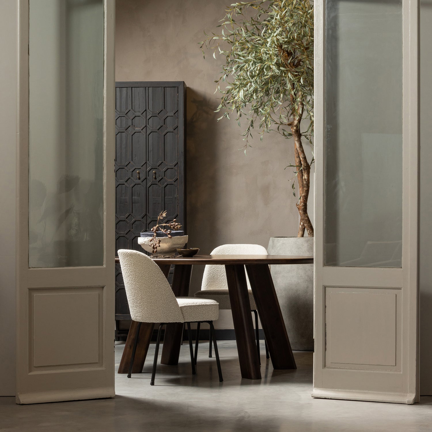 Organische Eettafel Roundly Mangohout, kleur Walnoot - Afbeelding 12