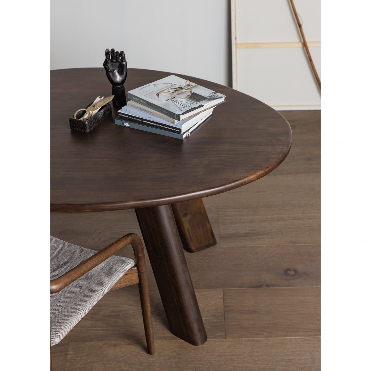 Organische Eettafel Roundly Mangohout, kleur Walnoot - Afbeelding 13